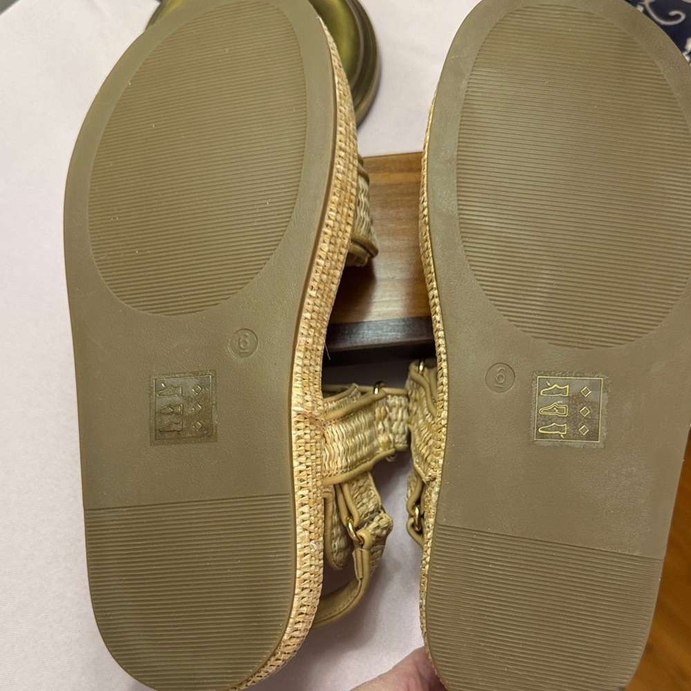 Call It Spring Mauii Wedge Sandals NIB - Picture 5 of 10